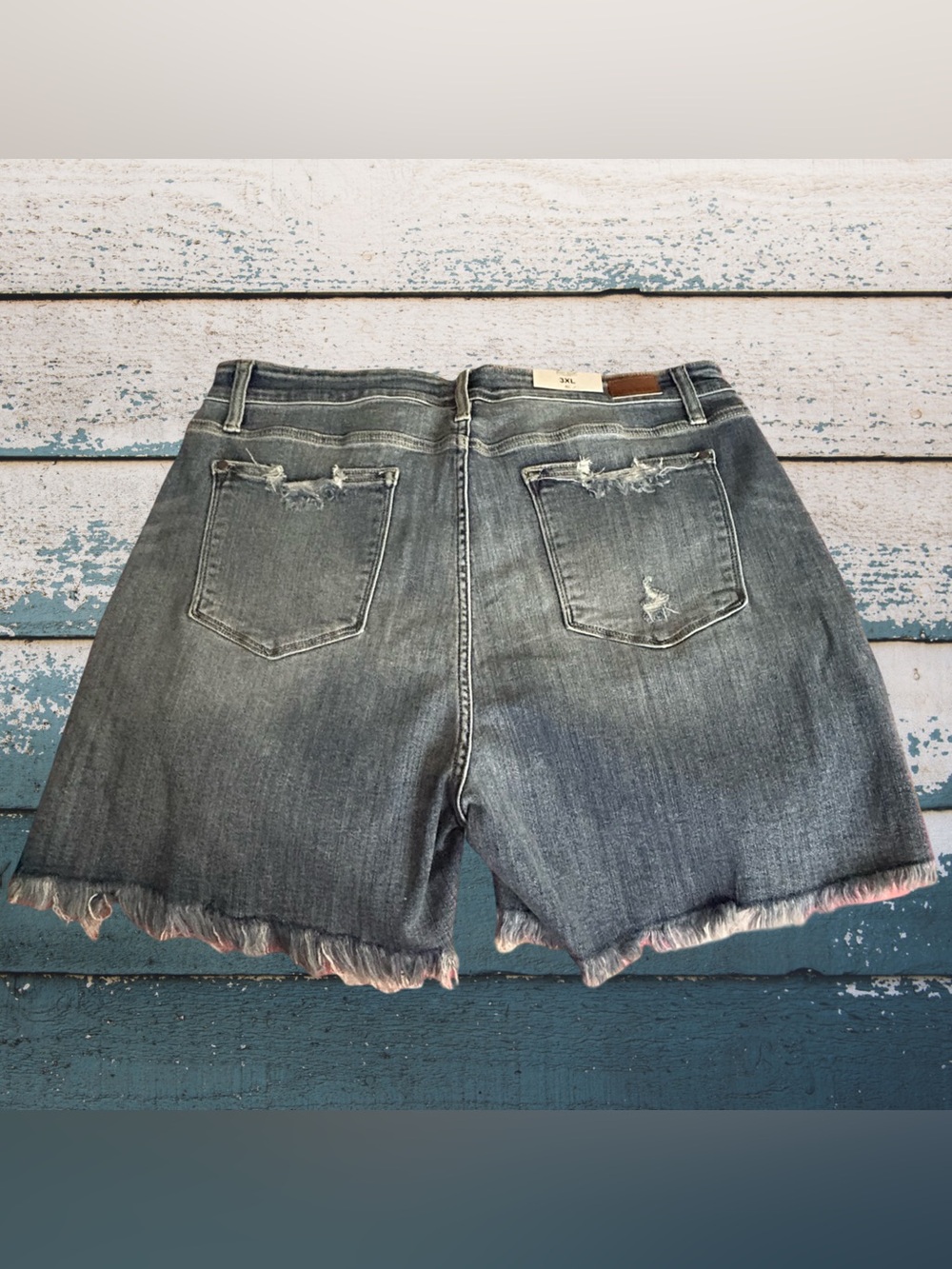 NWT! JUDY BLUE + SIZE SHORTS,MID RISE, DISTRESSED FRINGE HEM, SIZE 3X. MED BLUE. - Picture 6 of 16